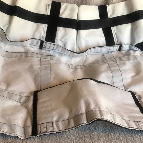 Vive Transfer Blanket 35”x 34” supports up to 500lbs, waterproof, padded handles - Picture 8 of 8